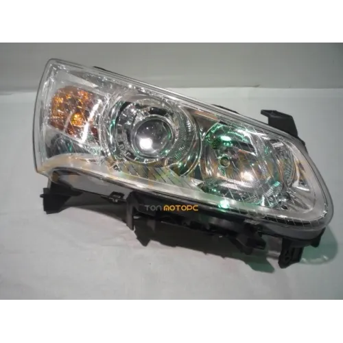 Фара передняя правая белая Geely Emgrand EC7RV (1067002010)