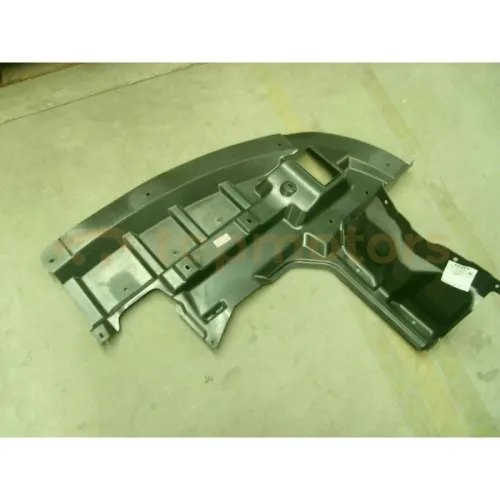 Захист двигуна правий (бризговик мотора правий) Geely Emgrand EC7 (1068001646)